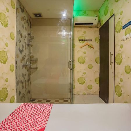 Super Oyo Capital O 92633 Spring Hotel Gubeng سورابايا المظهر الخارجي الصورة