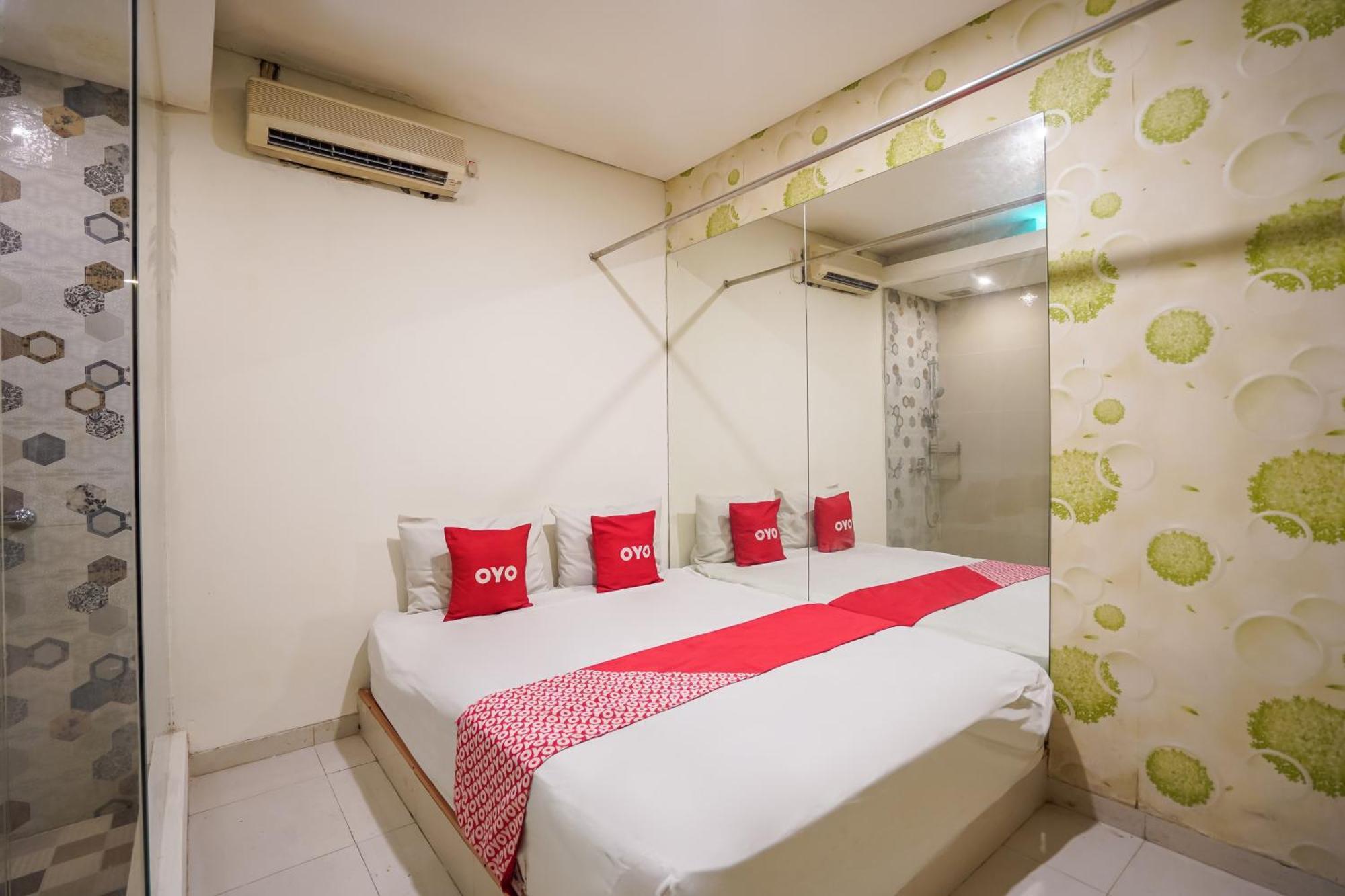 Super Oyo Capital O 92633 Spring Hotel Gubeng سورابايا المظهر الخارجي الصورة