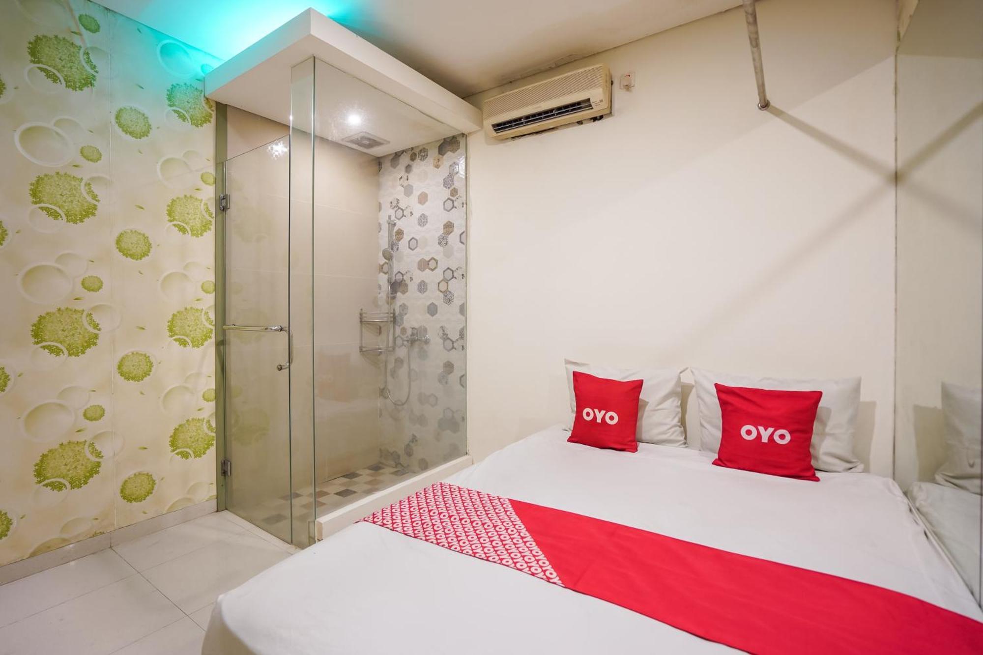 Super Oyo Capital O 92633 Spring Hotel Gubeng سورابايا المظهر الخارجي الصورة