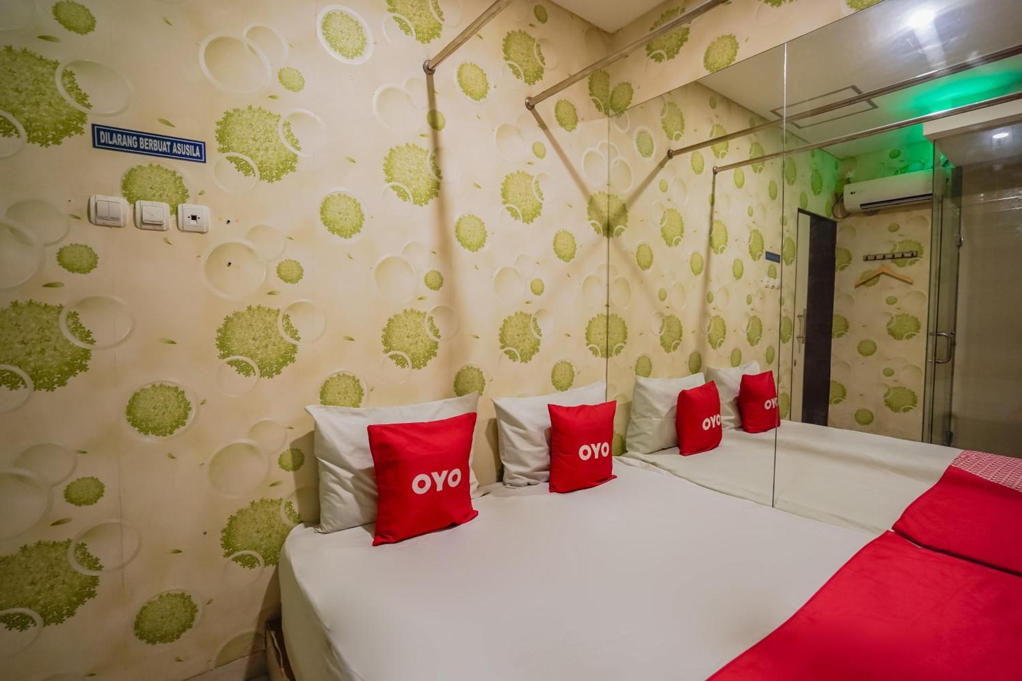 Super Oyo Capital O 92633 Spring Hotel Gubeng سورابايا المظهر الخارجي الصورة