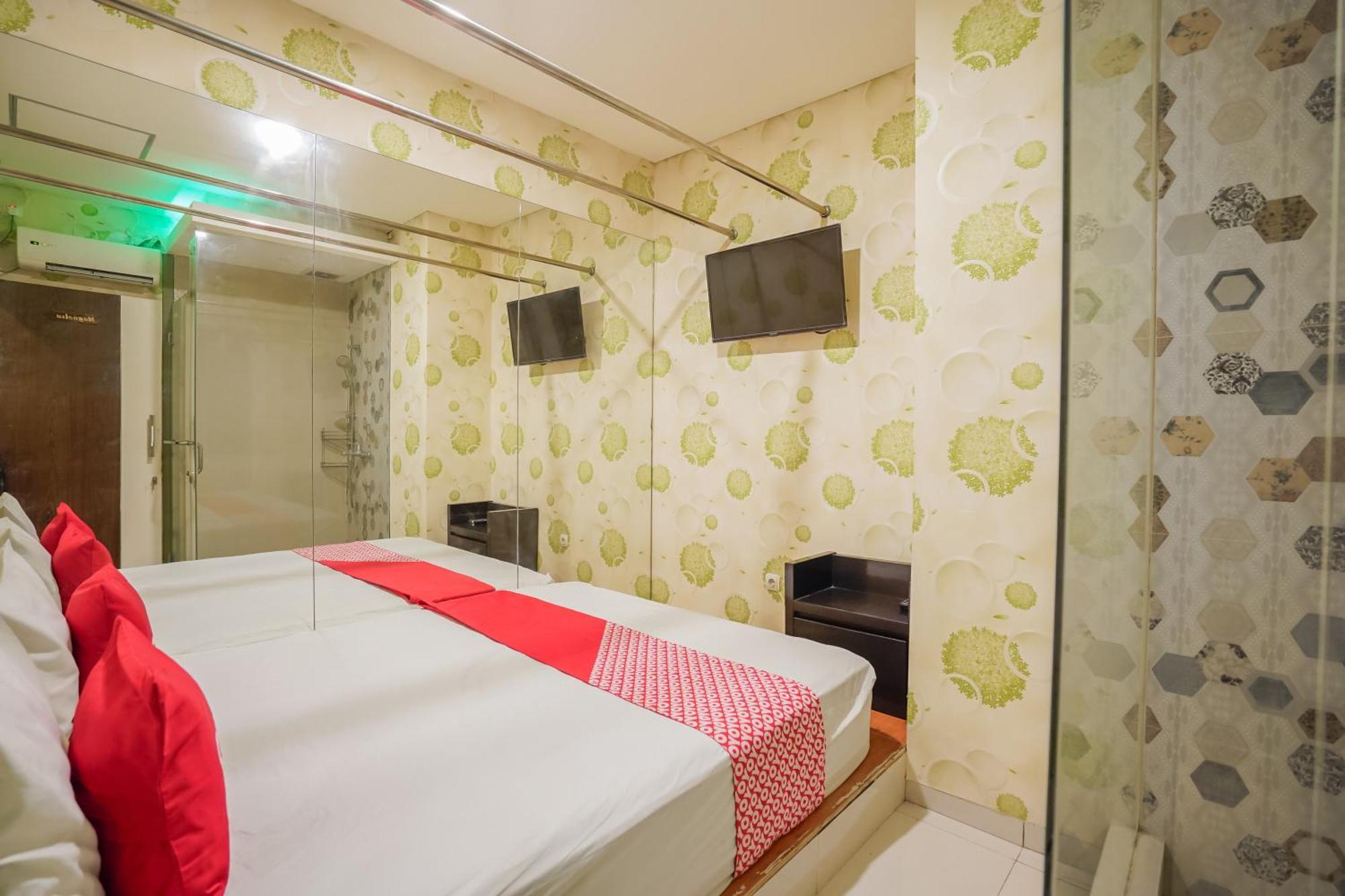 Super Oyo Capital O 92633 Spring Hotel Gubeng سورابايا المظهر الخارجي الصورة