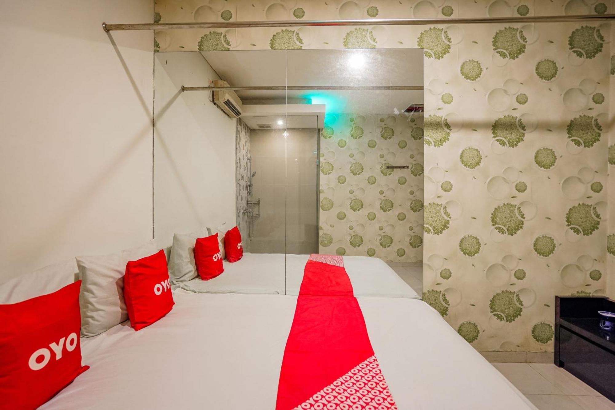 Super Oyo Capital O 92633 Spring Hotel Gubeng سورابايا المظهر الخارجي الصورة