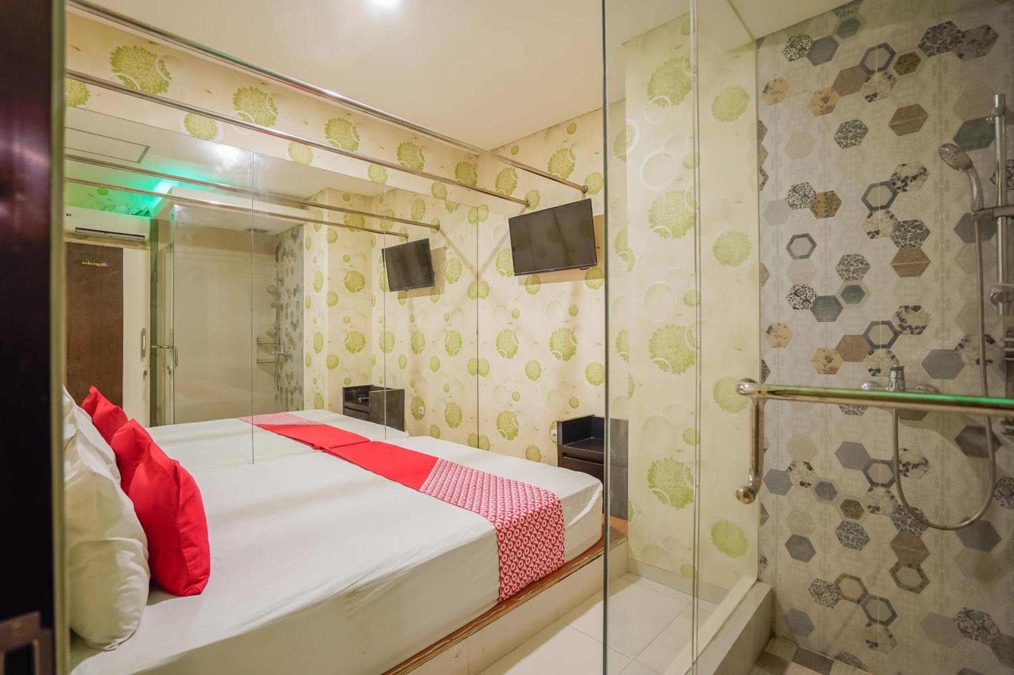 Super Oyo Capital O 92633 Spring Hotel Gubeng سورابايا المظهر الخارجي الصورة