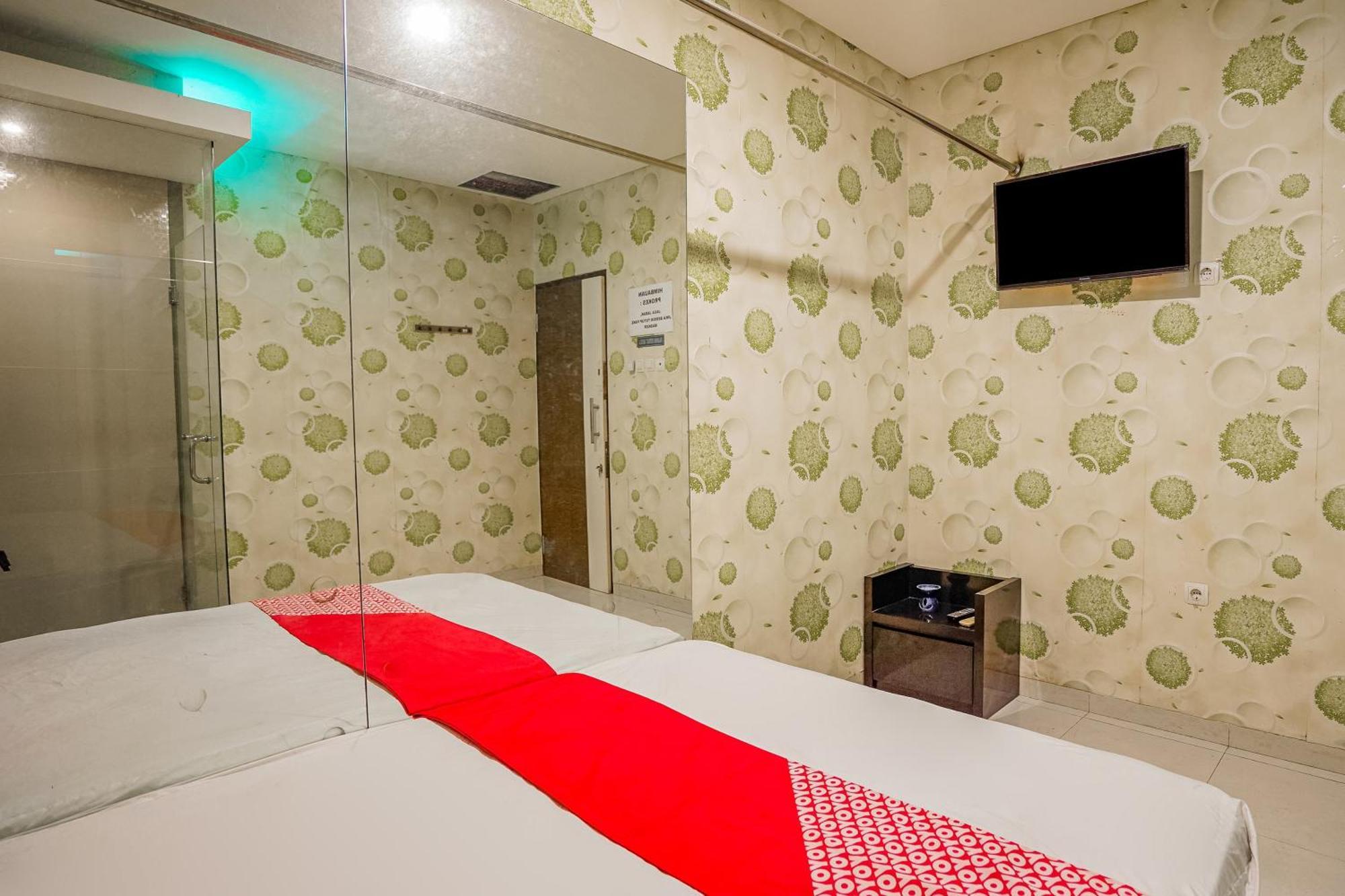 Super Oyo Capital O 92633 Spring Hotel Gubeng سورابايا المظهر الخارجي الصورة